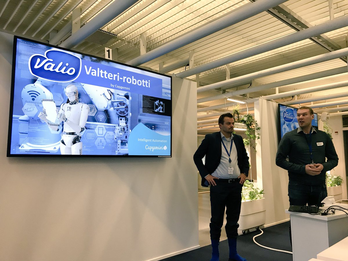 ValioFi's tweet photo. Uutta IT-kumppania Valiolle etsivä #robohack-päivä on edennyt pitching-vaiheeseen ja tiimit esittelevät työnsä tulokset. Kiitos @Fujitsu_FI 👍🏻 @digiworkforceFI 👍🏻@VincitOy 👍🏻 ja @CapgeminiFI 👍🏻 https://t.co/ZiskQD9VGr