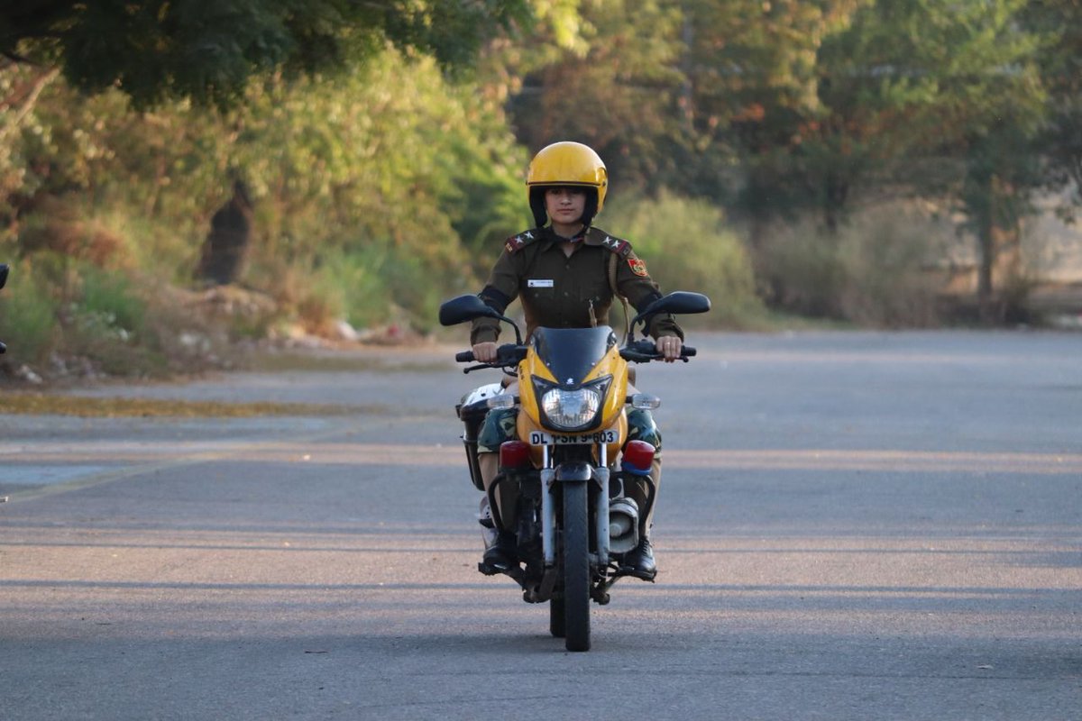 DCPSouthDelhi's tweet photo. She needed a #Hero, instead we made #one out of her #SouthDistrict @DelhiPolice launches #Knightingales #WomenPatrollingSquad to go after street #Crime and #safeguarding #women #GirlStudents and #BeTheChange #WomenEmpowerment #SafetyFirst #WeCare https://t.co/vaifMwAoC5