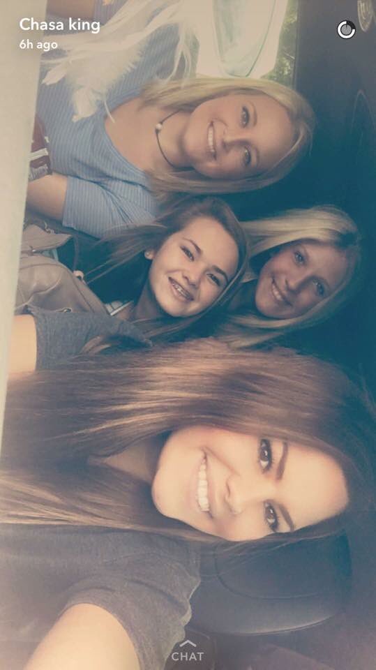 kylie_moss11's tweet photo. Happy 20th bday to my fav!! Love you Chasa, have the best day 💛💛💋 https://t.co/IBQwvZG7GI
