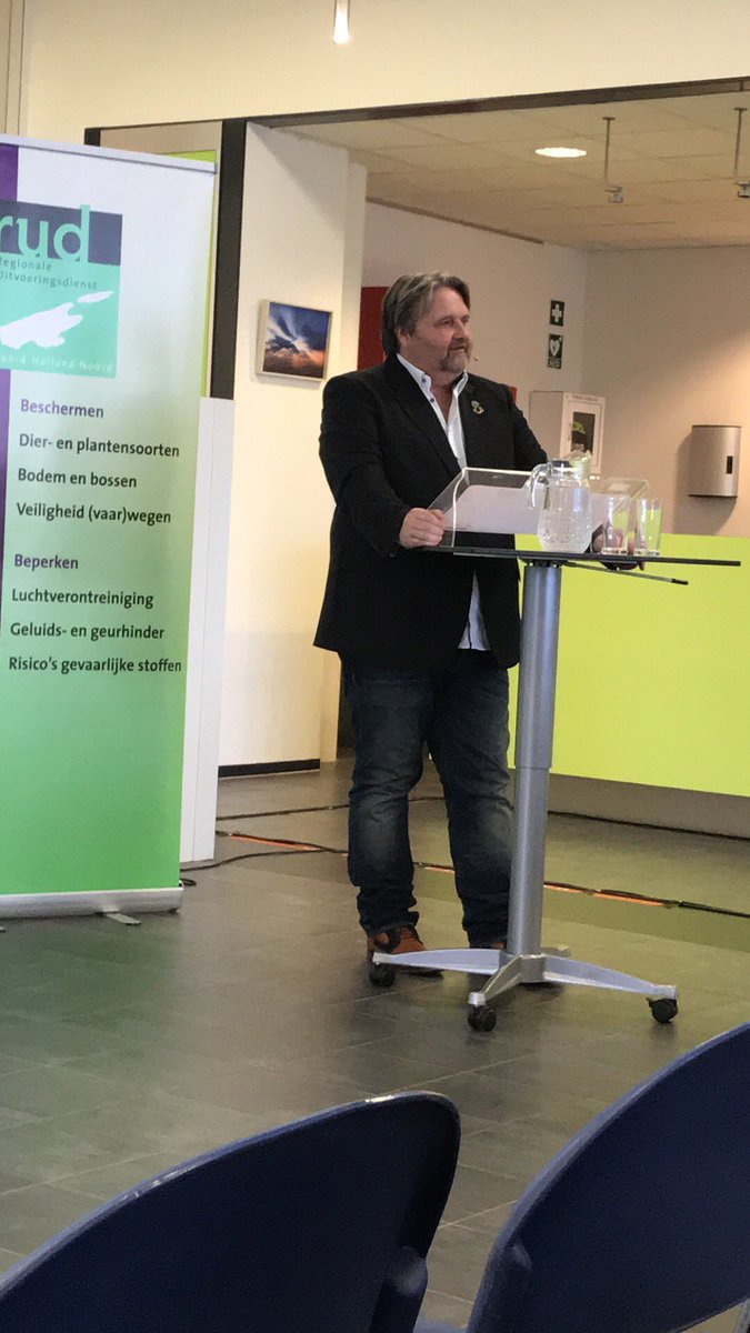 antoongroot's tweet photo. Bij RUD NHN voor lezing #energietransitie door Nationaal Energie Commissaris Ruud Koornstra. Interessant verhaal. Hopelijk wordt dit ook in gemeente #hollandskroon een van de belangrijke thema’s bij de verkiezingen en speerpunt van een nieuwe coalitie. https://t.co/bBh280tRSG