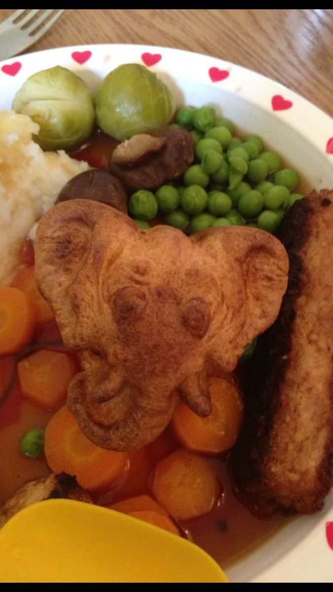 UntangledTingle's tweet photo. My latest #blog post on the ‘I might need it one day’ decluttering conundrum! Can a hoover #sparkjoy and why did I have an elephant for dinner? #declutter #konmari #sheffieldissuper #minimalism #cluttertocalm
https://t.co/xZ3SuvoL1z https://t.co/WbB5TsJQuL