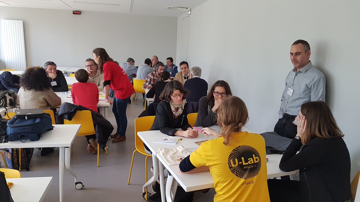 guichard_sophie's tweet photo. #UGames Tout le monde presente son innovation pedagogoqie avec le jeu #Innovarium @U_LabInnov @demougeot_j @FlorieBrange https://t.co/c8ojkfjizV