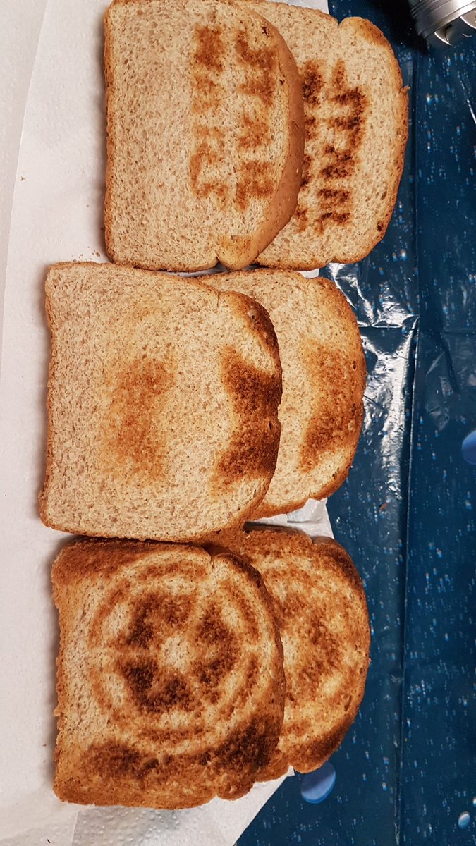 StarWarsCop's tweet image. GM Everyone!! We're making our #starwars toast here at Chaminade College Ss. Plus with smiles like ours how could you not want some? Eat well, you will! #breakfastprogram