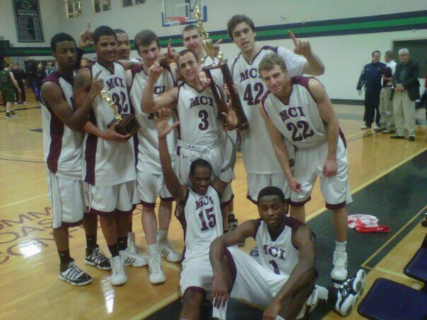 SharkSchoenle's tweet photo. Seven years ago today. NEPSAC AAA Champs.
@K_Smith32 @Kid_Frankieee @RyBoi32 @TheRealNeal30 @thosebaby @DaishonKnight #rafaelmaia #adrianrodgers #ivanfilipan @swiss_T https://t.co/hIkDkZVhg2