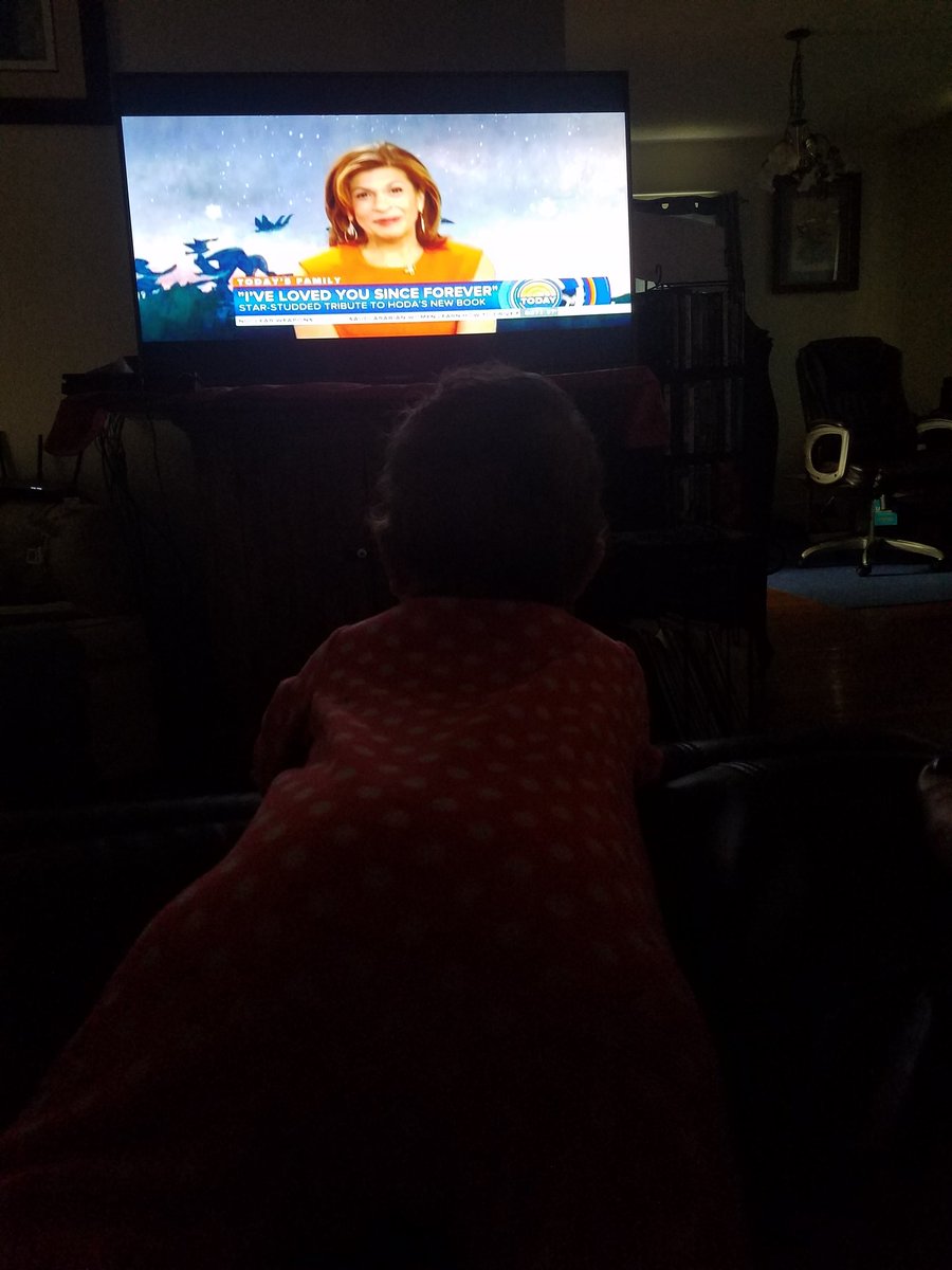 statuegal's tweet photo. @hodakotb #ILovedYouSinceForever she went  STILL. https://t.co/N7ftvSFStY