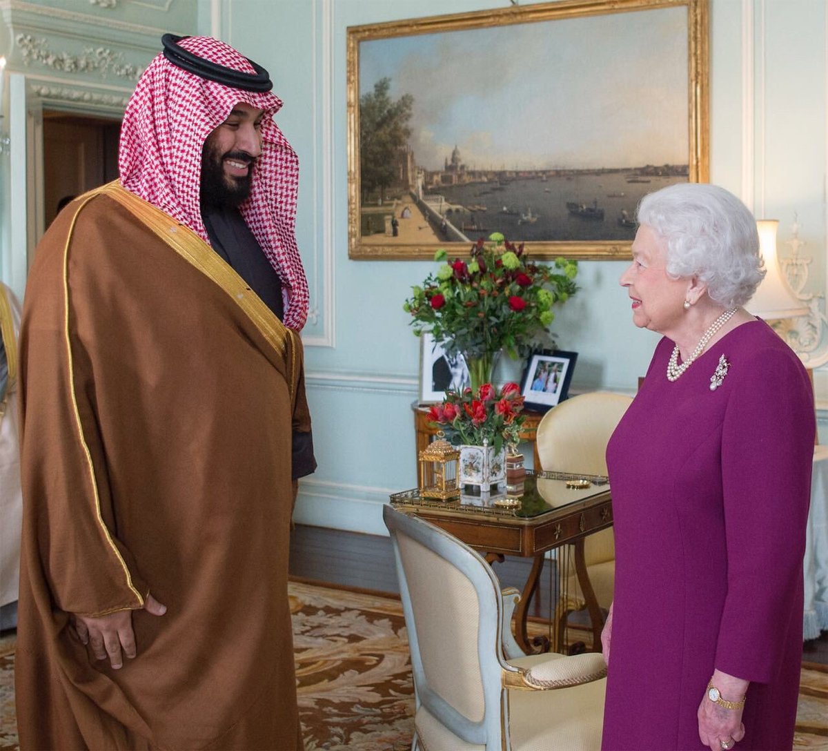 AlArabiya's tweet photo. أول لقاء بين الملكة إليزابيث وولي العهد السعودي الأمير #محمد_بن_سلمان

#محمد_بن_سلمان_في_بريطانيا https://t.co/MgkzTC1nem