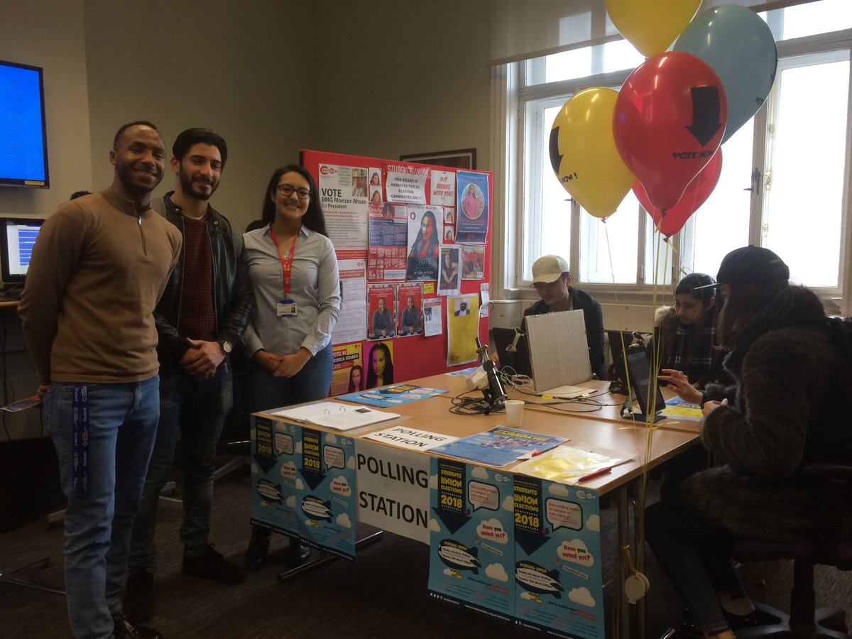 LondonMetSU's tweet photo. Democracy on Moorgate Campus! Find us by the third floor Hub until 6pm today. Cast your vote to determine the future of your Students' Union.
Can't make it? Vote online at: https://t.co/uBliTo4tsS
Voting is open until Tue 13th March!
#StandVoteChange https://t.co/DqgrhpxKRY