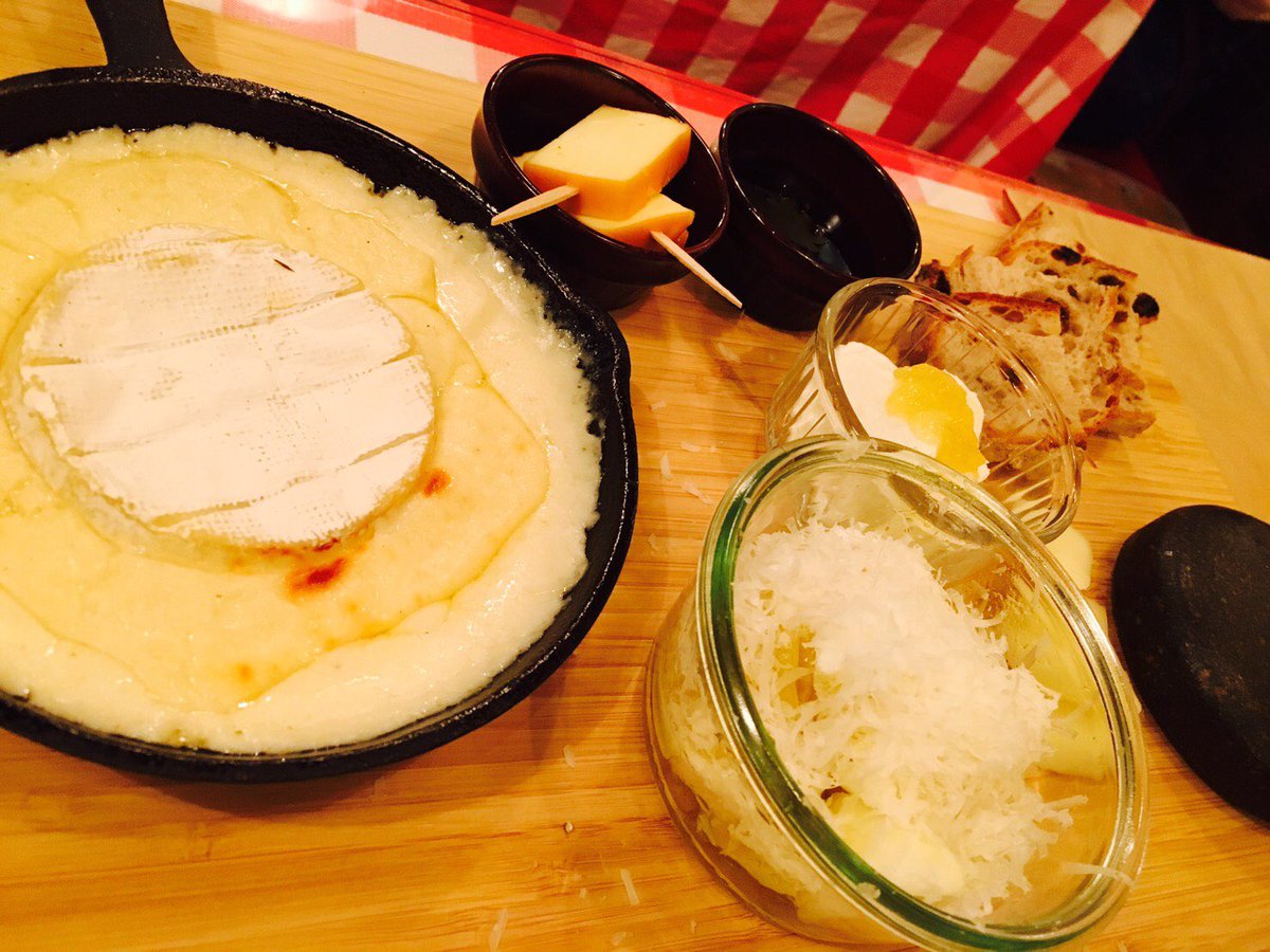 ayane_news's tweet photo. 旨味の極みでした👏
れんぶちゃん、ななちゃんありがとう! 楽しすぎました💓
🧀🧀🧀🧀🧀
#CheeseCafe https://t.co/bh8AXvrJXH