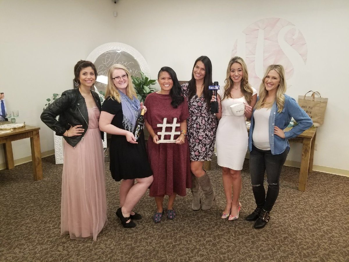 hashtagprettyCB's tweet photo. Hanging with my girlfs to promote @HashtagiDo’s #PutAHashtagOnIt workshop at HerSpace! Thanks for spending time with us, @KSEE24! #HashtagiDo https://t.co/WFg6wzrWnC