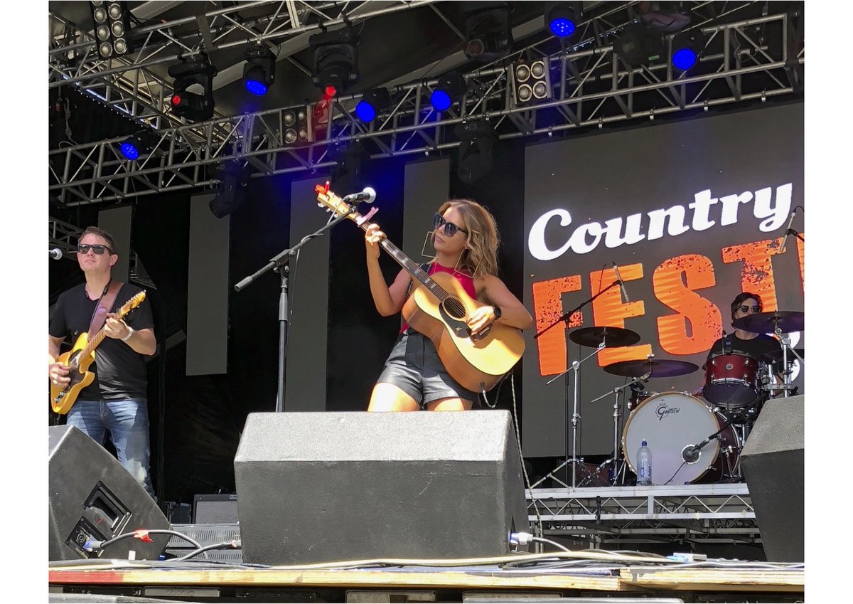 Toridarke's tweet photo. .@Toridarke Join me tonight at The Huskisson Hotel from 8:30pm where we'll be rocking it out with the band.  #livemusic #country #rightonthebeach #comejointhefun #huskissonherewecome https://t.co/fO66camumr