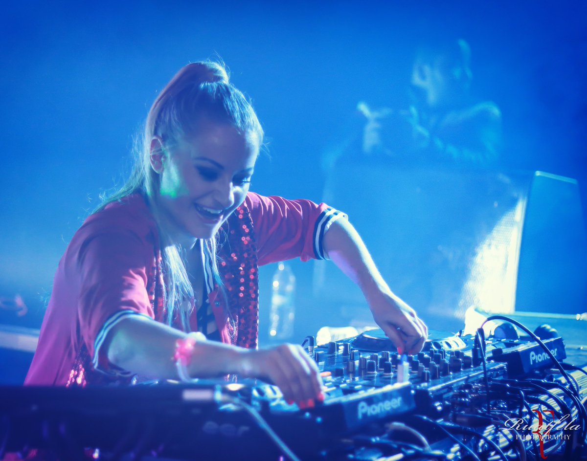 „Live for your dreams” 💙 
See you tomorrow Aenigma-Jaipur  and Saturday NITTE &amp; Vh1 Supersonic &amp; Anaadyanta -Bengaluru 🙏🏼🇮🇳