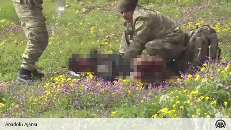 anadoluajansi's tweet photo. #ZeytinDalıHarekatı kapsamında terör örgütü YPG/PKK'dan temizlenen #Şaran köyünde, teröristlerce evinin bahçesine tuzaklanan mayına basan kişi hayatını kaybetti https://t.co/FVRn4Mqw82 https://t.co/mL7pn3Cld4