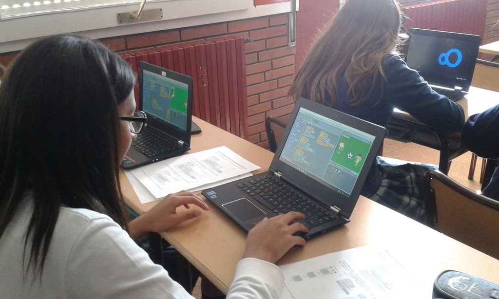 2n d'Eso disenya un joc de ping pong amb Scratch