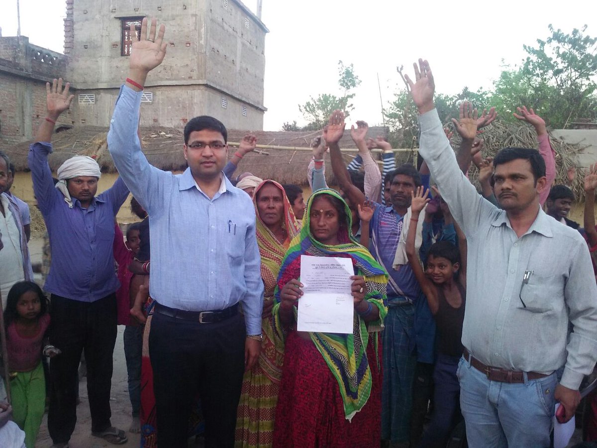 _westchamparan's tweet photo. Ward no. 9 of Dhamaura GP in Lauriya Block declared ODF by the community @swachhbharat #sbmgramin @LSBA_Bihar #ZSBP https://t.co/8HY5d7wyQu