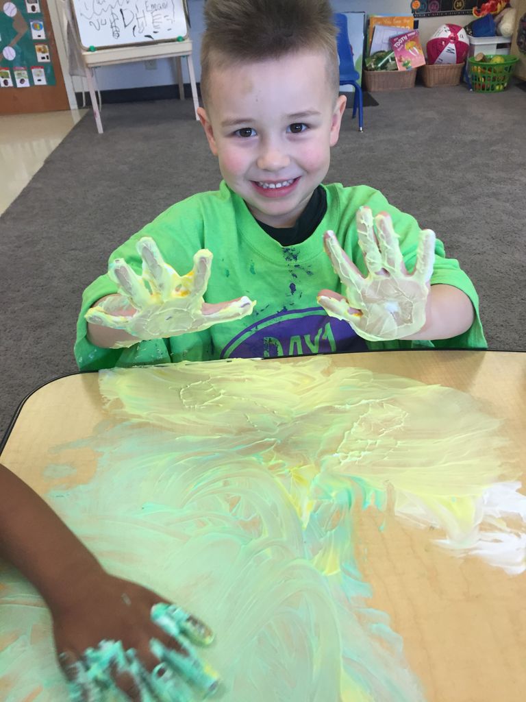 Day1Dallas's tweet photo. Can you tell that we enjoyed Dr. Seuss' birthday last week? We enjoyed a sensory activity with shaving cream and green food coloring after reading Green Eggs and Ham and dressed up as Cat in the Hats! https://t.co/T9jjhyZLmk