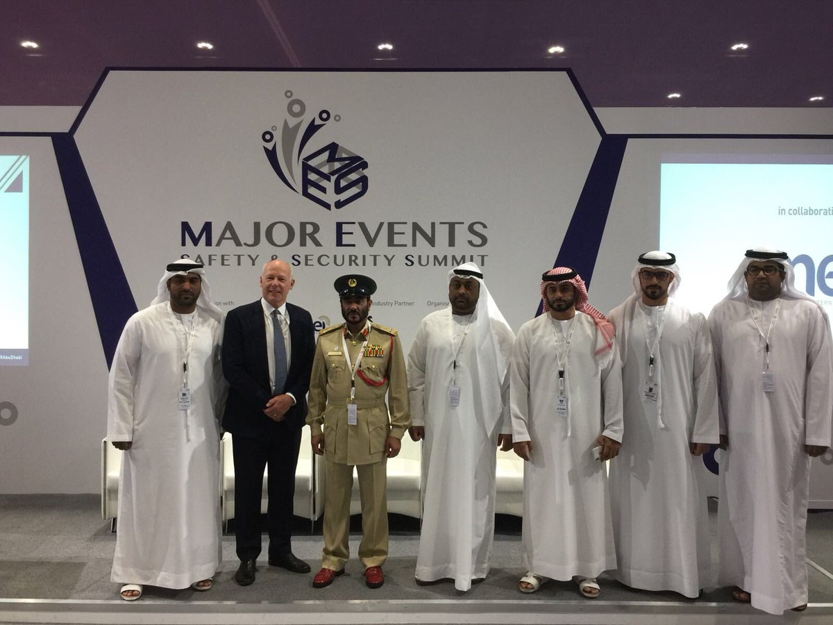 Major_Events's tweet photo. MEI’s CEO Dennis Mills having a great time at #ME3S meeting with the Brigadier. @ISNRAbuDhabi https://t.co/gBgwXIvuJf