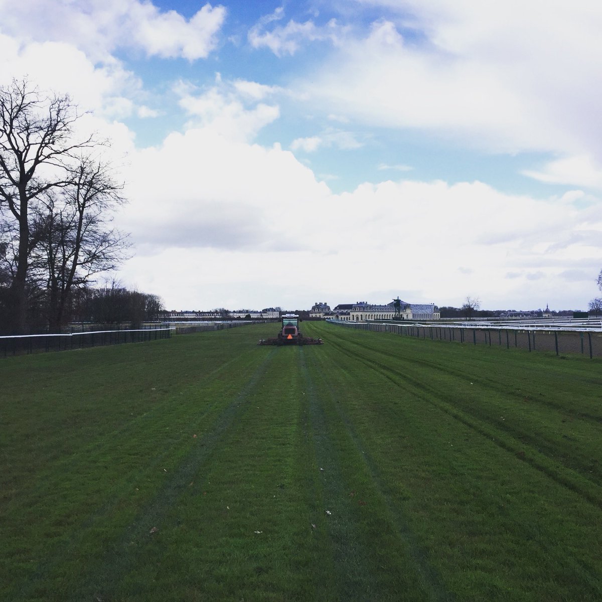 Première tonte <a href="/fgchantilly/">FG Chantilly</a> 🌱🐎