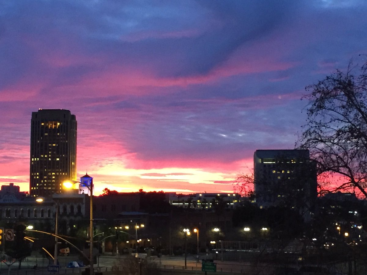 90cwhd's tweet photo. A beautiful GOOD MORNING to you from DTLA. View from Hall of Justice! Take a moment to enjoy the beauty around us! @LASDHQ #LASD https://t.co/kUocNLqfOo
