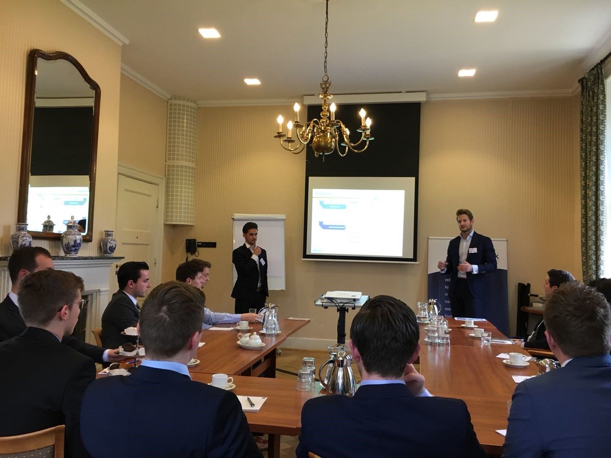 marktlink's tweet image. Collega's Tobie &amp;amp; Luc geven vandaag een presentatie tijdens de Finance Day in Vught. Ook benieuwd naar de carrièremogelijkheden binnen Marktlink? Check WerkenbijMarktlink.nl