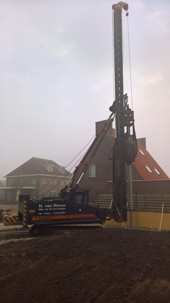 plegt's tweet photo. Heiwerk Blokzijl van start @ReadyforLiving @Klompenburg https://t.co/F9iVnShoFC
