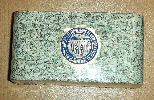 BrownBagDC's tweet image. FUN #WhatABargain FACT: For a mere $45, the U.S. Bureau of Engraving &amp;amp; Printing will sell you $10,000! 💰

(though, it’ll be shredded and in a 5 lb. bag! ☹️)