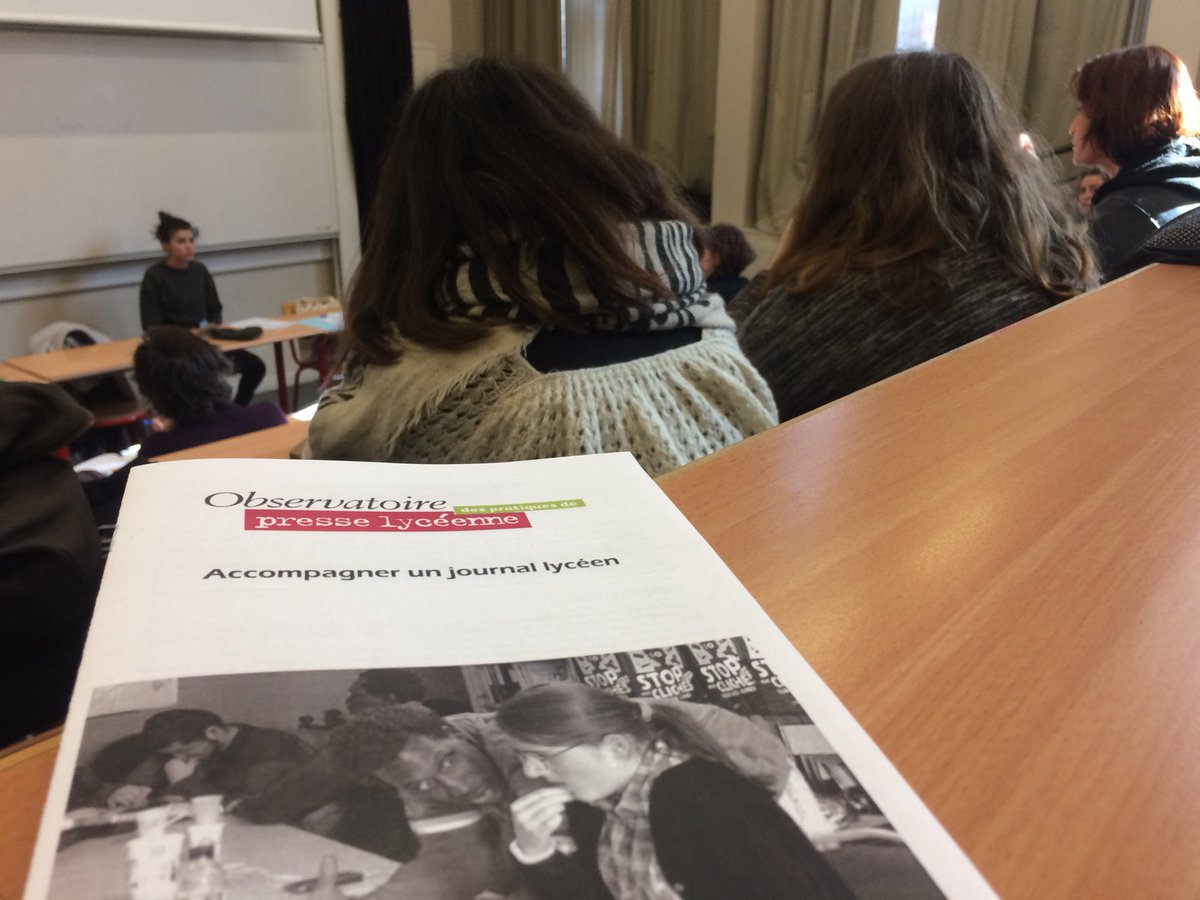 e_gautier's tweet photo. #R2j2 @asso_jetsdencre Quel rĂŽle pour lâadulte accompagnateur dâun mĂ©dia collĂ©gien/lycĂ©en? Informer, soutenir, mobiliser, guider? ac LĂ©a HH https://t.co/wzgNv0wWDW