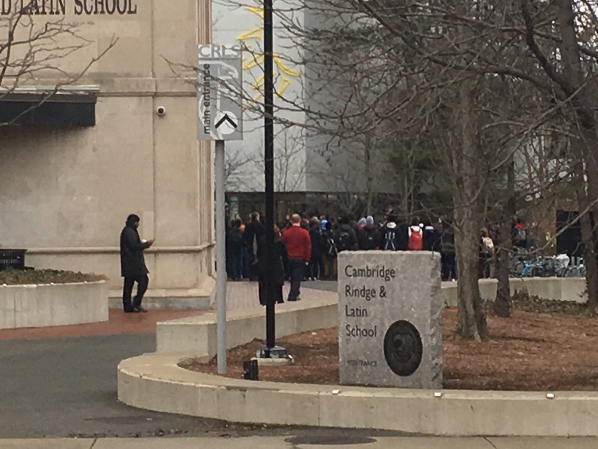 ThreeSpeedHub's tweet photo. Hundreds of kids walked out of Cambridge Rindge and Latin in support of Marjory Stoneman Douglas High School and tougher gun control laws. https://t.co/MRGKelKcof