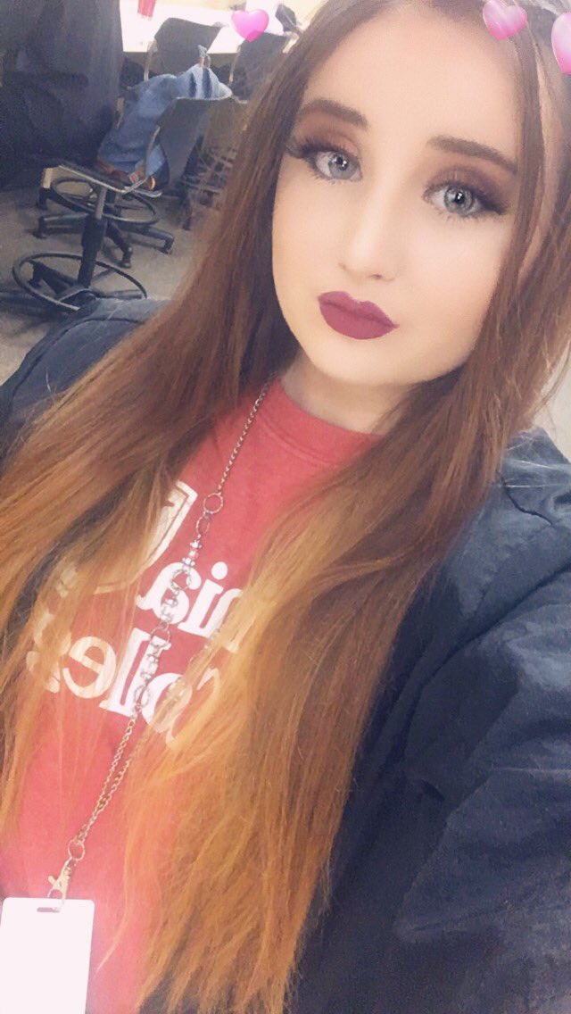 OnSumRealSht's tweet photo. Couldn’t decide if I wanted to post in color or not sooo 🤷🏻‍♀️ https://t.co/YwlLas1IJk