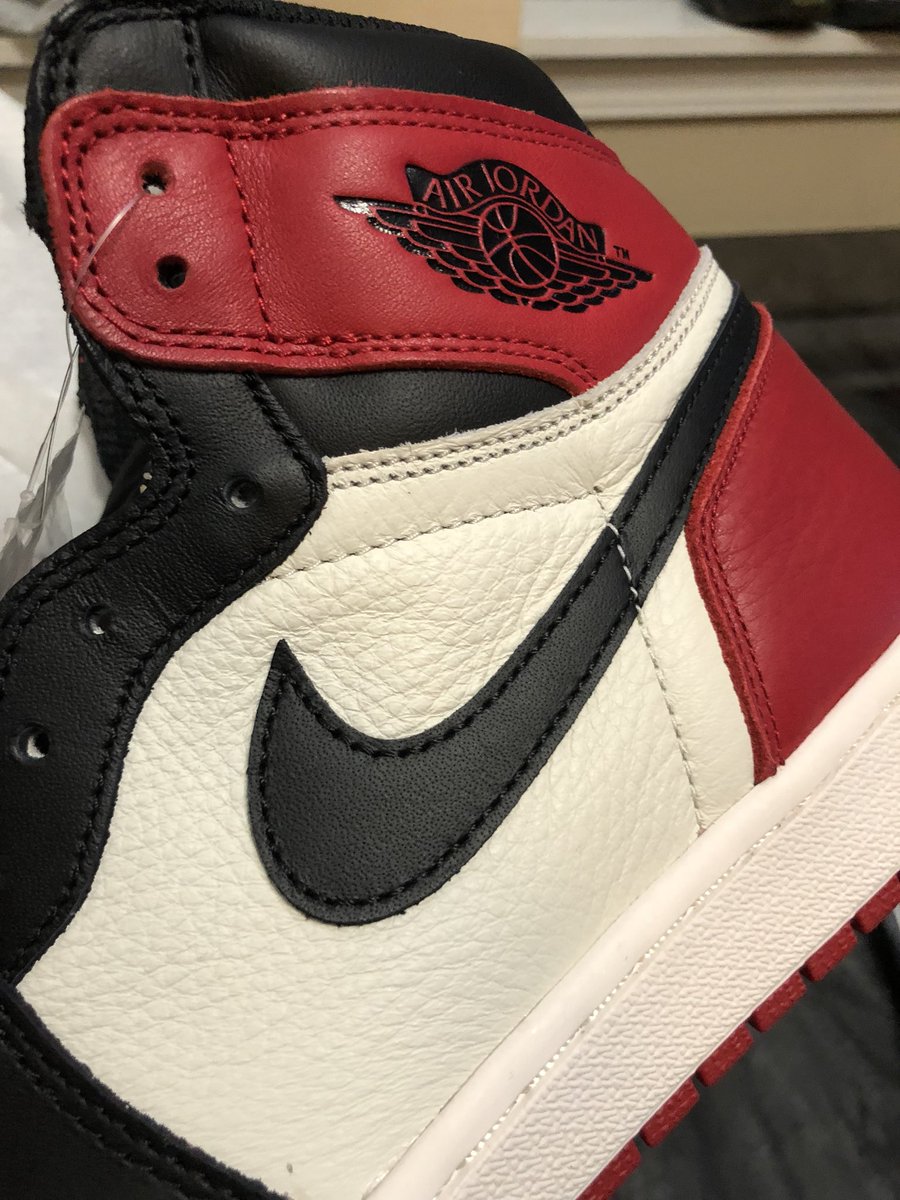 Dayeezy847's tweet photo. Deadstock size 11 $300 #bredtoe #bredtoe1s https://t.co/NDFuL7EfsK