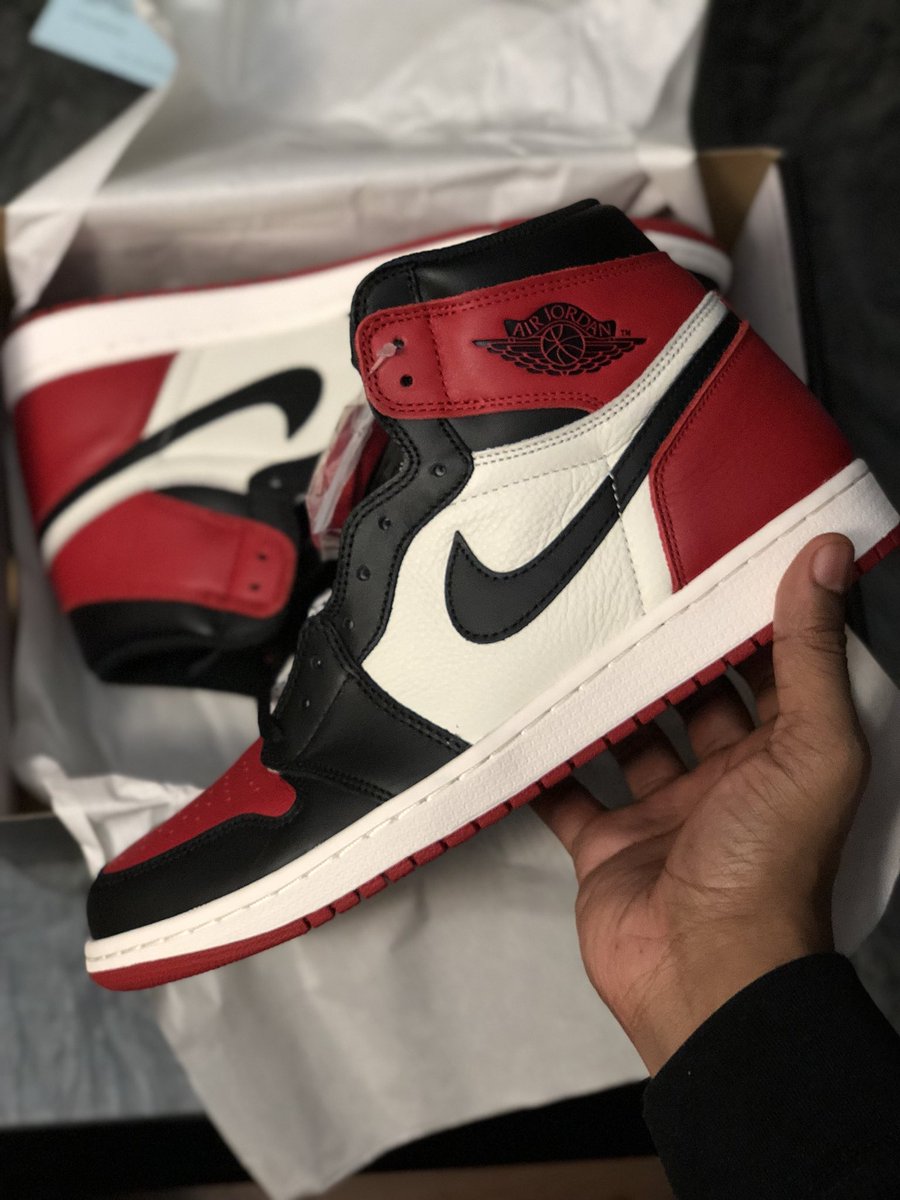 Dayeezy847's tweet photo. Deadstock size 11 $300 #bredtoe #bredtoe1s https://t.co/NDFuL7EfsK