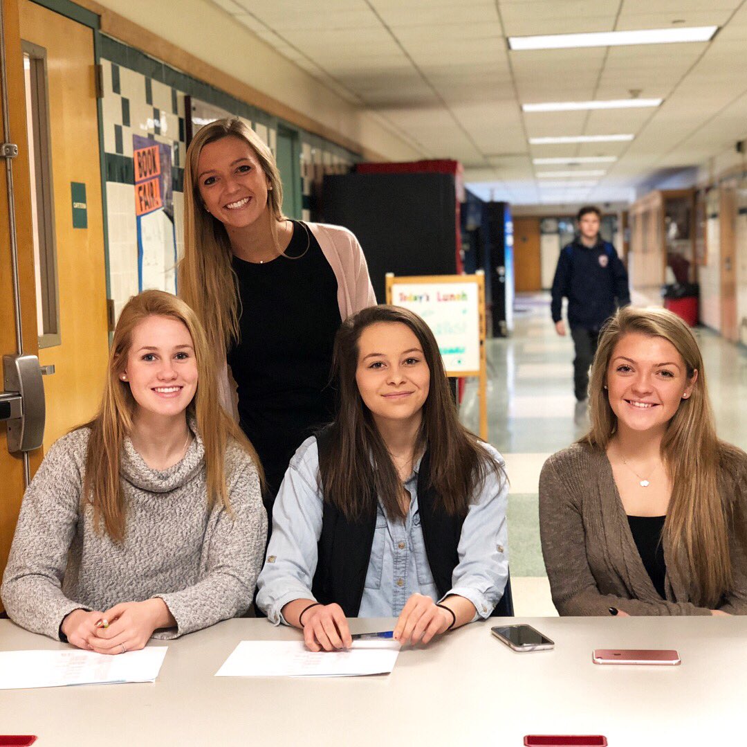 MillisArt's tweet photo. Welcome to the 2018 Small School, Big Future Conference - and thank you for coming! What a great experience for our students #smallschoolbigfuture2018 #millisps @millishigh @MHS1Counseling https://t.co/7uiFgLJtGX