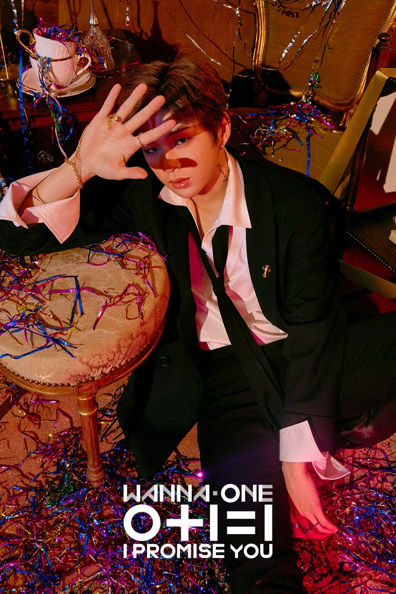 raveW1's tweet image. I died!!!!

#wannaone #nightversion #boomerang