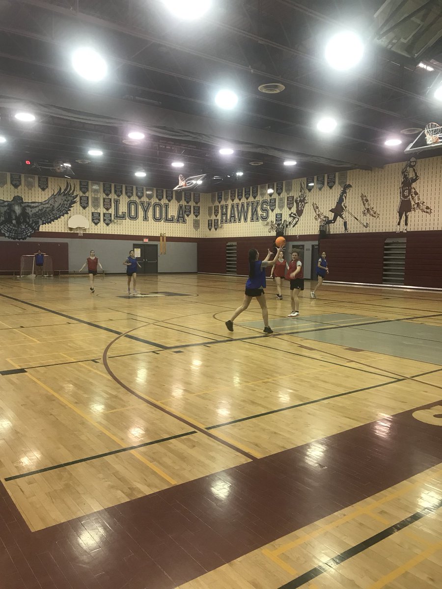DanniOrlando9's tweet photo. Euro handball and fitness blasts. No resting on the sidelines for these ladies! @LoyolaHawksOak https://t.co/PCa4TMVhJG