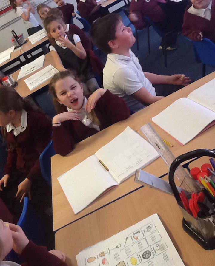 CarrfieldPA's tweet photo. Year 2 trying and evaluating some food this afternoon in DT #pineapple #lemon #cheesybreadsticks https://t.co/rS1EfKoyGU