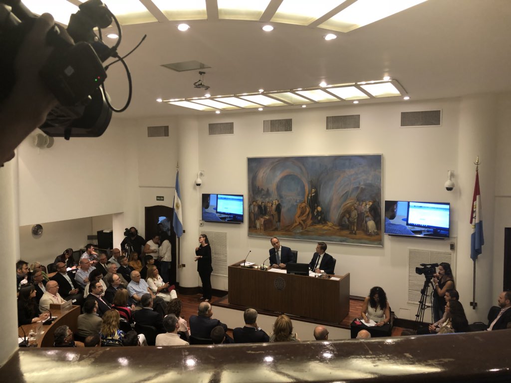 florplatino's tweet photo. #Ahora en el Concejo un repaso de las principales acciones y políticas de gobierno. Está claro que @josecorralSF profundizó la transformación de la ciudad, hoy tenemos futuro y grandes oportunidades, trabajando juntos. #jardines #cultura #escuelasdetrabajo #obras #MilProyectos https://t.co/ebg5QCW5EY