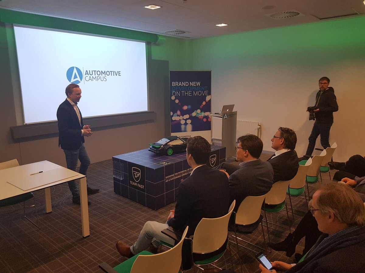 Goed verhaal Max Aerts <a href="/FindurApp/">Findur</a> <a href="/TUeTeamFAST/">Team FAST</a> <a href="/StartupDelta/">TLSUD</a> <a href="/Brainport_int/">Brainport Eindhoven</a>