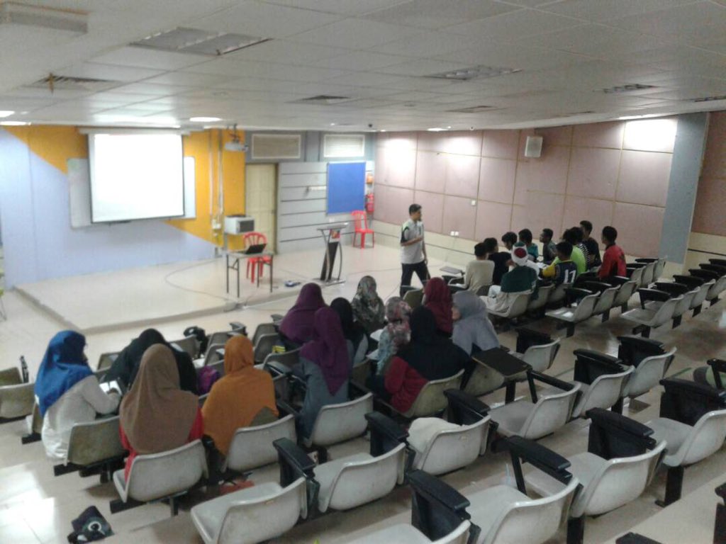 DECClubOfficial's tweet photo. our Debate Workshop happening tonight at AB Hall in order to prepare the participants for the competition 🤗✨

comp. date🗓 12th March. 9:00PM-11:00PM
held by📍 AUDACIA Team https://t.co/WrTYfRKQJ2