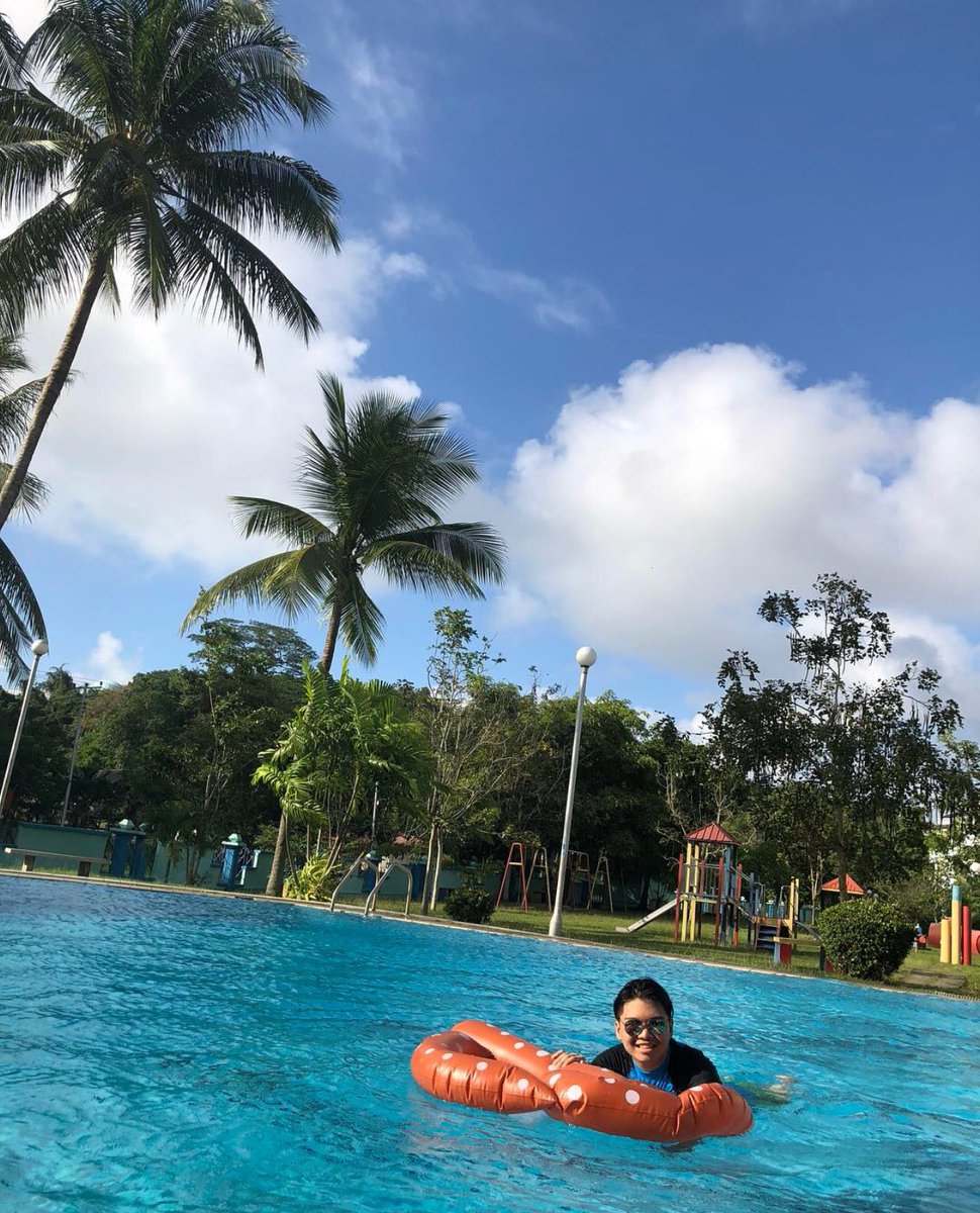 floats_kk's tweet photo. #Tb 2 weeks ago during that 3 day (not so) holiday.Also thanks @floats_kk for the awesome watermelon

Contact: +60143298902 /
+60167313082
#floatskk #floatsforrent #unicornfloat #pizzafloat #flamingo #watermelonfloat #sayasewa #kkcity #kotakinabalu #sabah #malaysia #poolfloats https://t.co/hzsZAcdr5X