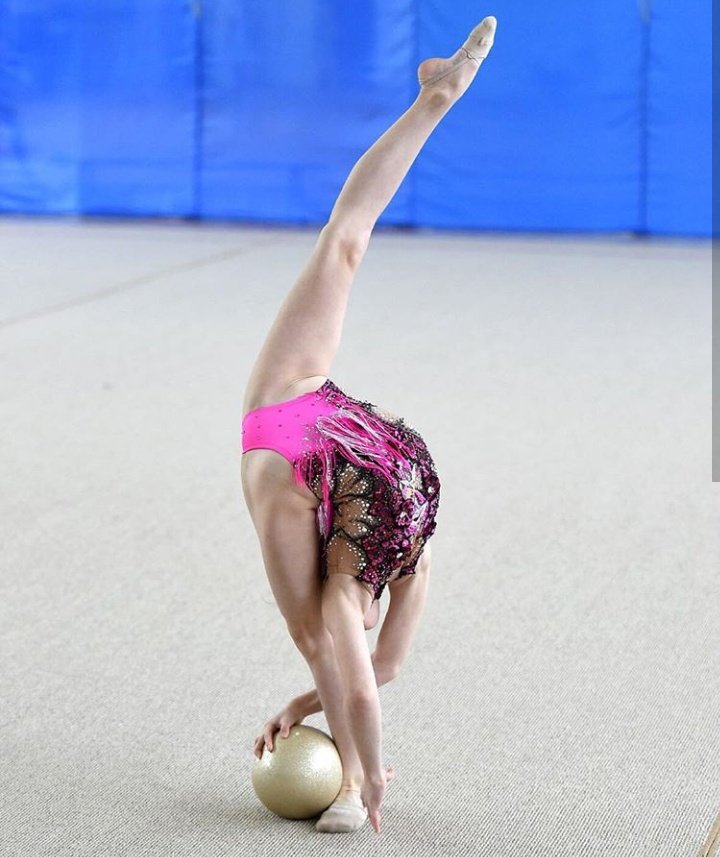 Ritmica10's tweet photo. OH Messi, no eres humano, por girar el tobillo...

Ay señores! Cuanto nos queda por aprender, y por abrir los ojos! https://t.co/5H7DTR63xT