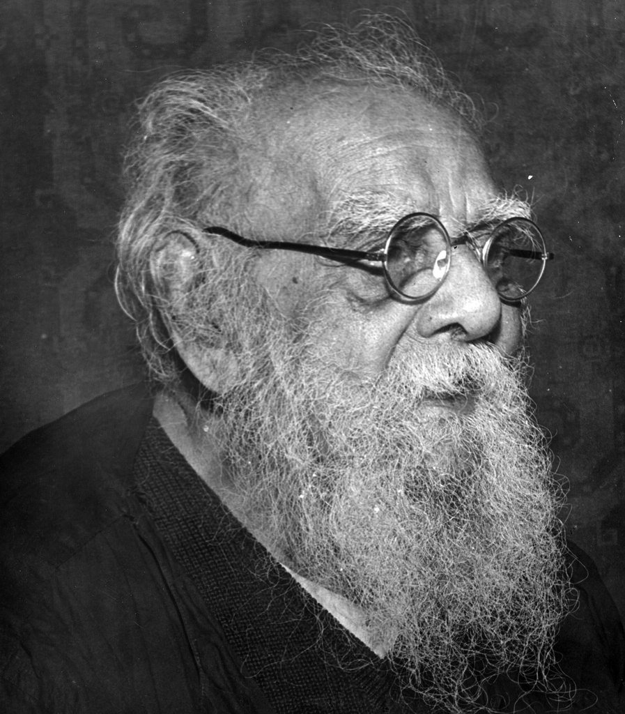It is a great SHAME for Gandhi's statues to remain in this country. We have the right to BREAK Gandhi's statue. - Periyar.  https://books.google.co.in/books?id=aTrzAAAAQBAJ&