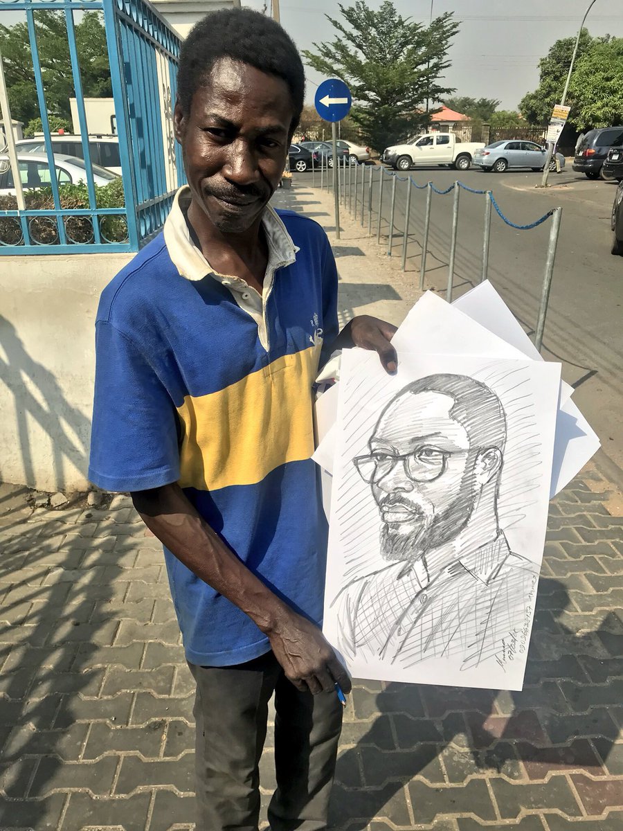 NupeMufasa's tweet image. Saw this random dude outside my office and he offered to draw me under 5mins. 
His name is Ahmed.