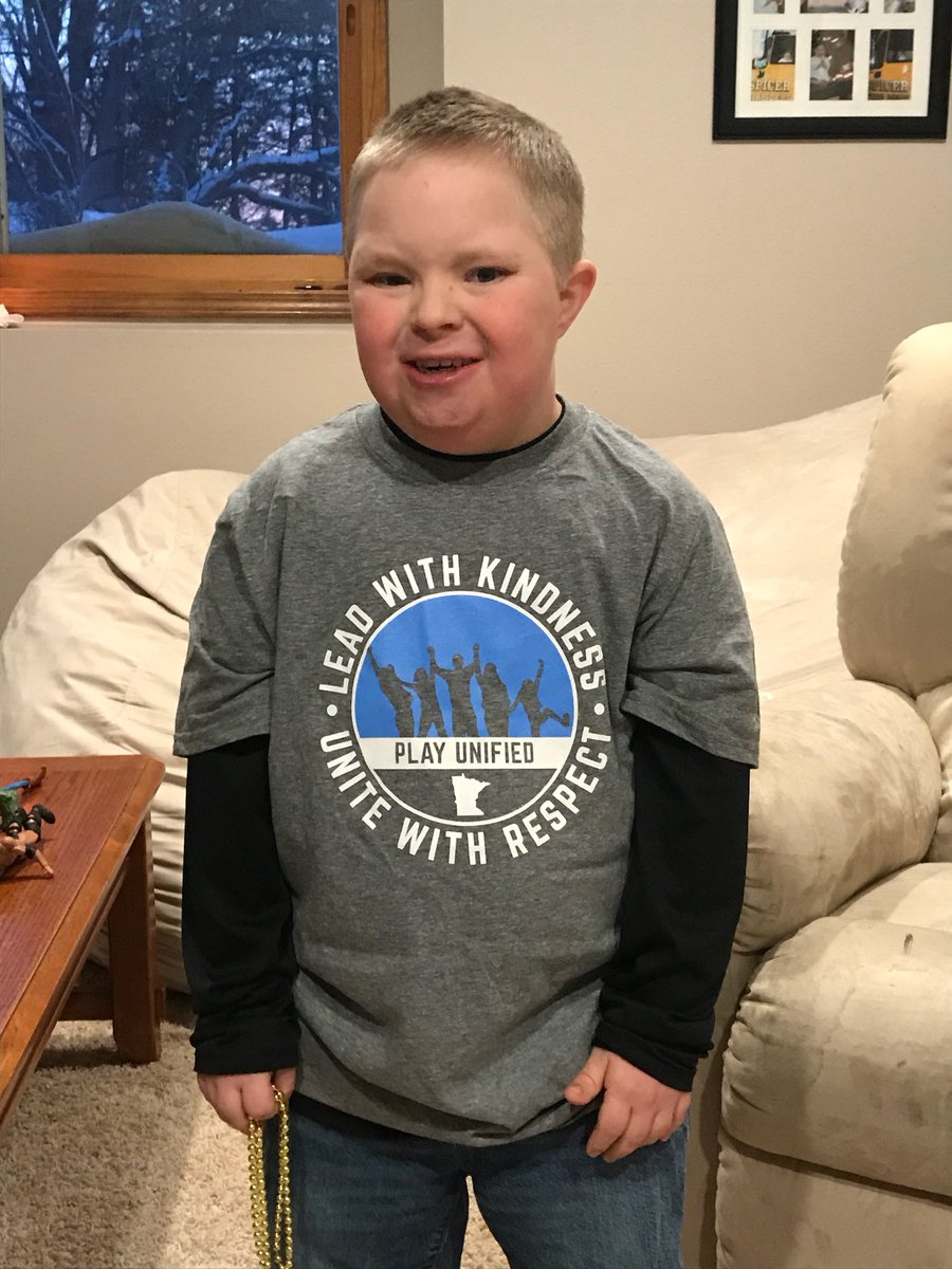 NLSschool345's tweet photo. Today, Spread the Word to #EndtheWord Day, our middle school students can pledge to stop saying the “R” word. Students will be handing out buttons, pens &amp; stickers. Banner will be displayed. 
Retweet to join our students in their mission! #InspireEveryday @SpecialOlympics https://t.co/dlHC7BpvNq