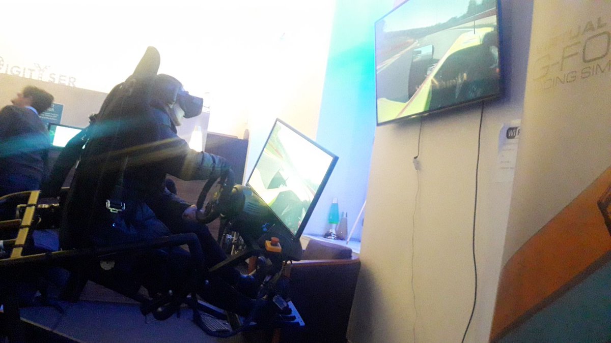 One_Bonsai's tweet image. We talked #LocationBasedVR , we tried out #demos. Such fun! @digityser @ravenzaventem