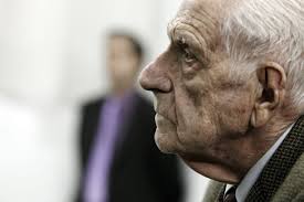 REITERAMOS | Murió Reynaldo Bignone a los 90 años, último dictador de la Junta Militar. Entregó el poder a Raúl Alfonsín en 1983. Fue condenado por delitos de lesa humanidad (tormentos, desapariciones y robo de bebés) clar.in/2tmnmIh