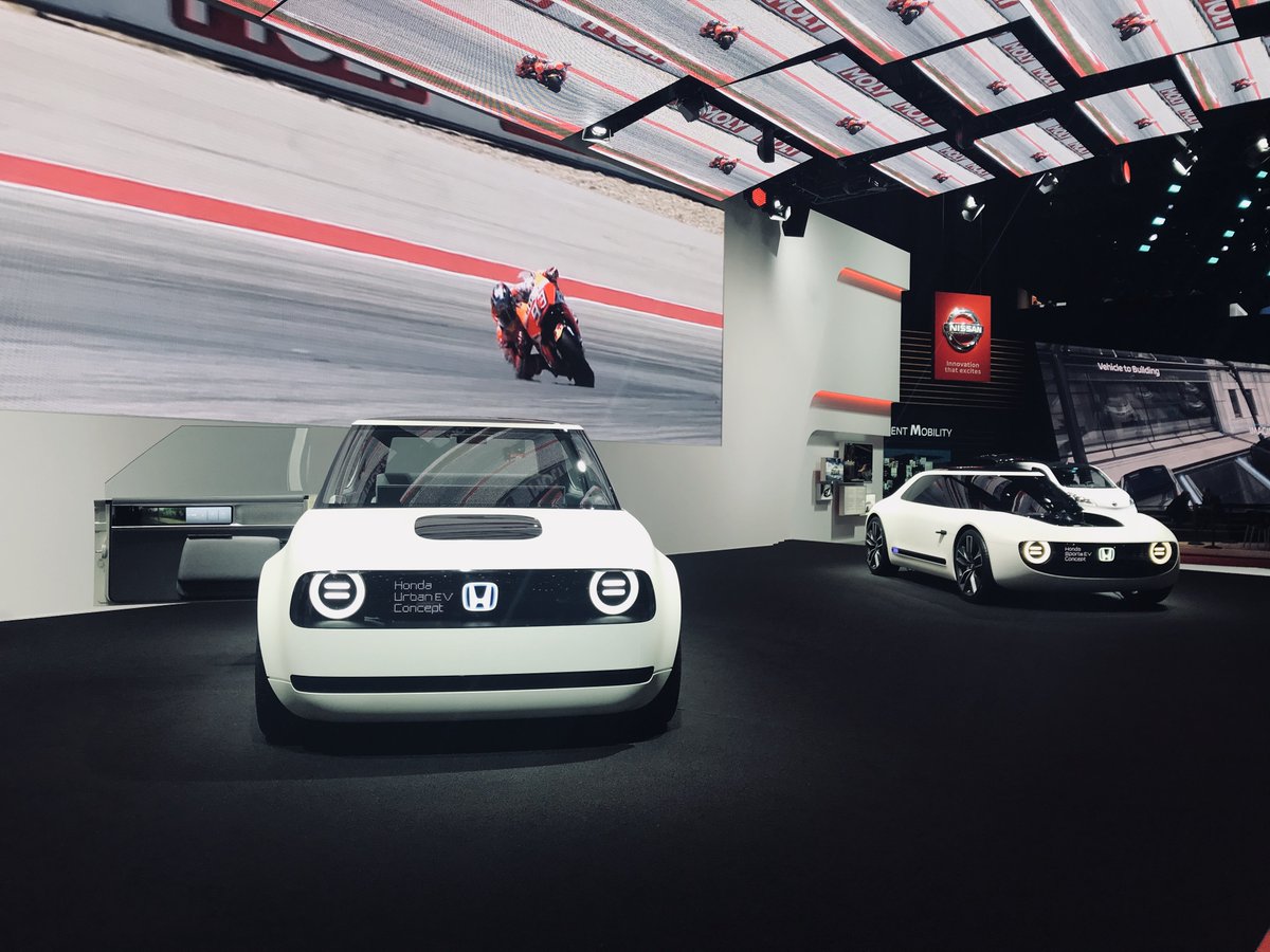 virtualcarit's tweet photo. #UrbanEV #SportsEV #NeuV di #Honda
Urban EV Concept sarà il primo veicolo elettrico a batteria ad essere venduto in Europa nei primi mesi del 2019
@HondaAutoItalia @GimsSwiss #GIMS2018 #VCarGinevra https://t.co/gfvPT9VGcK