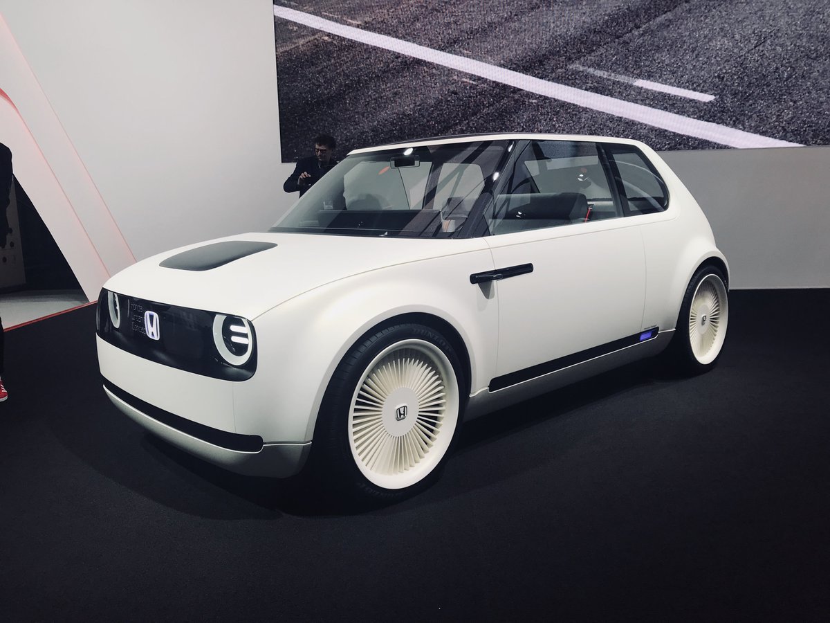 virtualcarit's tweet photo. #UrbanEV #SportsEV #NeuV di #Honda
Urban EV Concept sarà il primo veicolo elettrico a batteria ad essere venduto in Europa nei primi mesi del 2019
@HondaAutoItalia @GimsSwiss #GIMS2018 #VCarGinevra https://t.co/gfvPT9VGcK