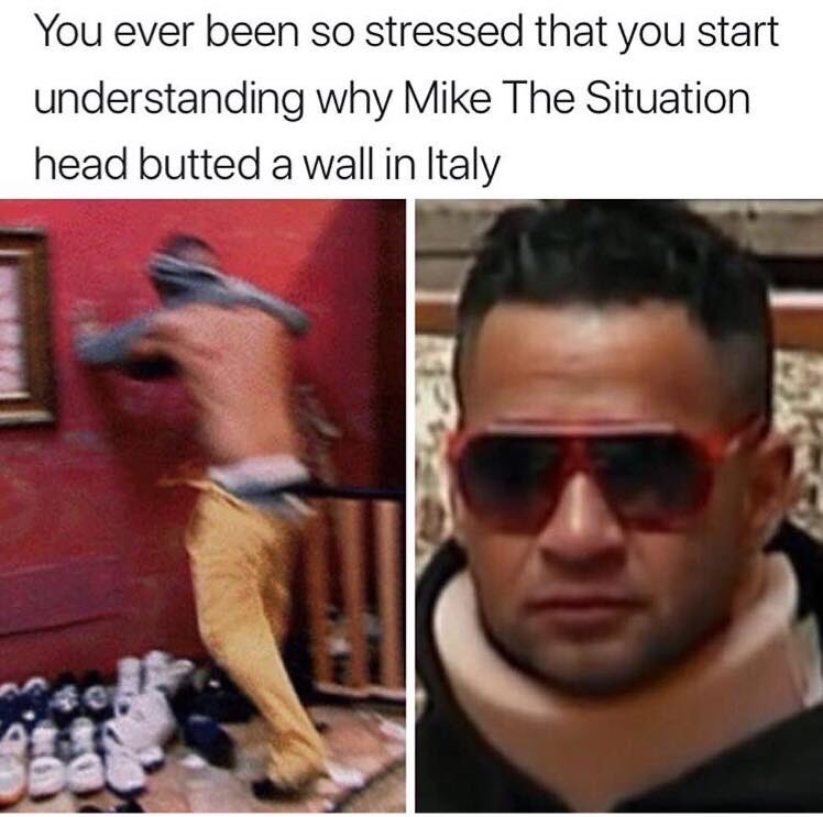 hannah_march's tweet photo. Borderline Britney Spears 2007 & Mike ‘The Situation’ 2011 #MidtermFeels #SoCloseToGraduation https://t.co/RLxJkTV0U6
