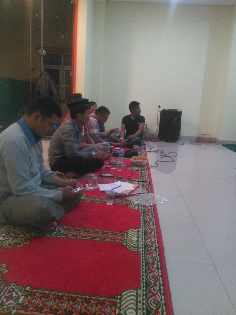 AlfianurAl's tweet photo. Rapat PRS
@refrizalskb . https://t.co/qKk9uMbRUA
