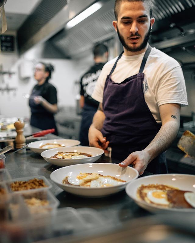holybellycafe's tweet photo. 💪 10 MINUTES 💪 Kitchen is still serving for another 10 minutes, full menu, get yourself over here! 🙌🥞✊ #Lunch #AllHouseMadeEverything #Breakfast #ItsGoodBecauseWeCare #FoodAllDay #TurbiLife #TurbiTurbi #NineToFour (Photo @fabien_courmont_photography) https://t.co/K3InJjvhUh https://t.co/nj4B60iFfZ