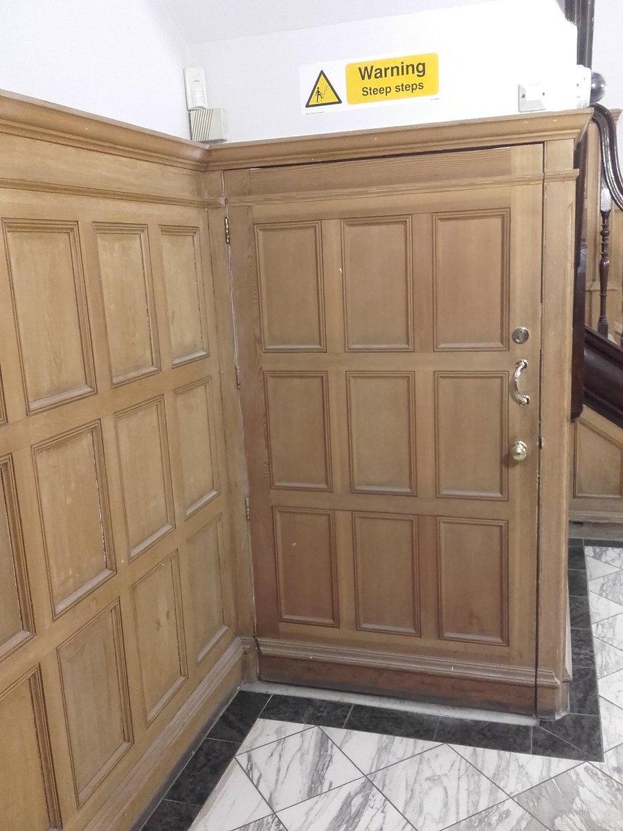 40Draper's tweet photo. So very nearly a hidden door. Good try. https://t.co/L2483HsBsC